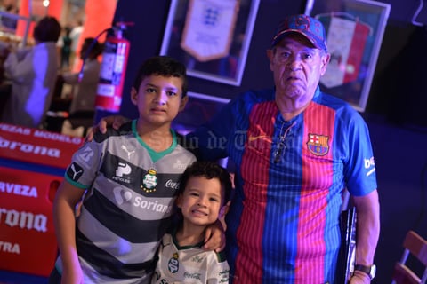 05092017 EN EL FUT.  Víctor, Pablo y Víctor.