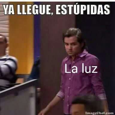 Los memes no respetan ni al apagón