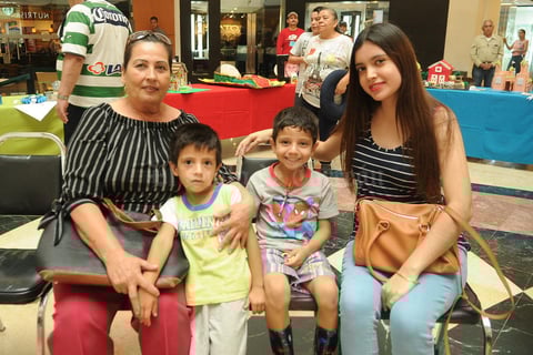 10092017 Blanca, Daniel, Rodrigo y Daniela.