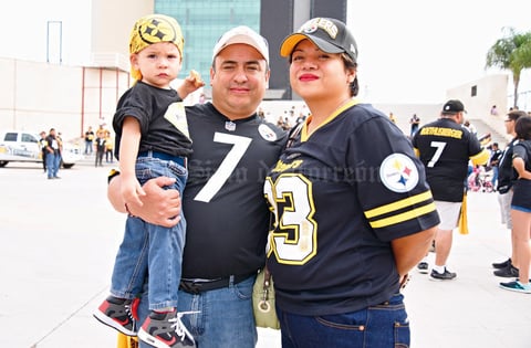 10092017 EN FAMILIA.  Sergio Jr., Sergio y Mayela.