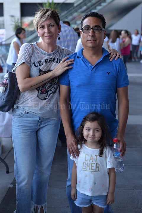 12092017 Jaqueline, Ricardo y Mía.