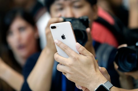 iPhone X es el nombre del móvil con el que Apple celebra los diez años del lanzamiento del iPhone.