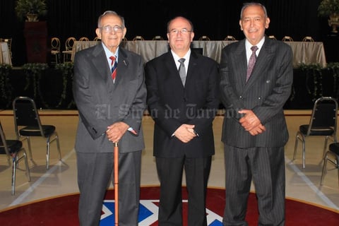 17092017 Rindiendo honores al lábaro patrio.
