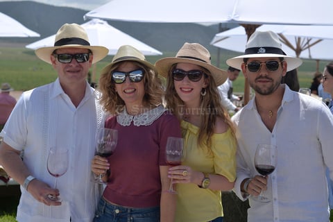 Jesús, Catalina, Samantha y Hernán en los Viñedos Don Leo