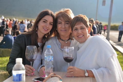 Mónica, Martha y Gabriela