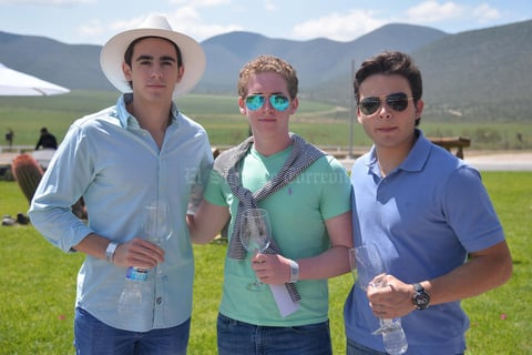 Olaf Larson, Jesús Lozano y Victor Torres