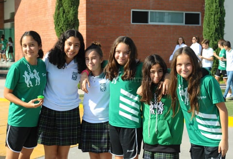 Camila Mejía, Luciana Mares, Regina Leal, Fernanda Camacho, Arantza Galarza y Regina Flores