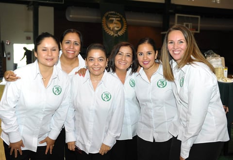Liz Hernández, Melba López, Píldora García, María Esther Piña, Bety Álvarez y Cristy Velázquez