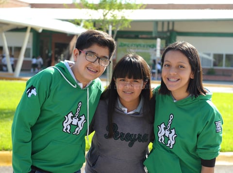Santiago Sifuentes, Marcela Güereca y Mara Avilés