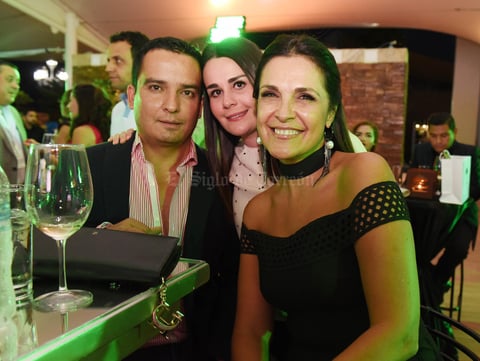 Alejandro, Ángela y Mary Carmen