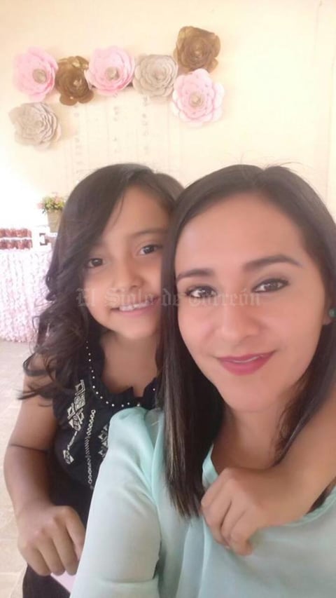 19092017 CUMPLE 8 AñOS.  Camila Giacomán Valles acompañada de su mamá, Yuliana Valles Rangel.