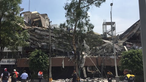 En redes sociales han circulado imágenes del derrumbe de dos edificios en la zona de La Condesa.