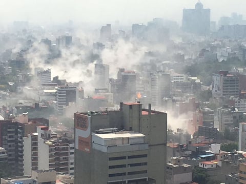 Después de que esta mañana la alerta sísmica se activó como parte de un simulacro en conmemoración por el temblor de 1985, más tarde volvió a sonar pero ahora realmente por un terremoto de magnitud preliminar de 7.1 grados Richter.