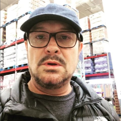 El actor Arturo Peniche realizó un centro de acopio en un restaurante de la Ciudad de México.