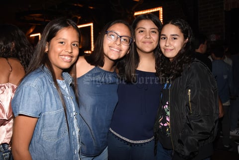 22092017 POSAN PARA LA CáMARA.  Andrea Nájera, Zahira Hernández, Cristina Rodríguez y Natalia Silva.