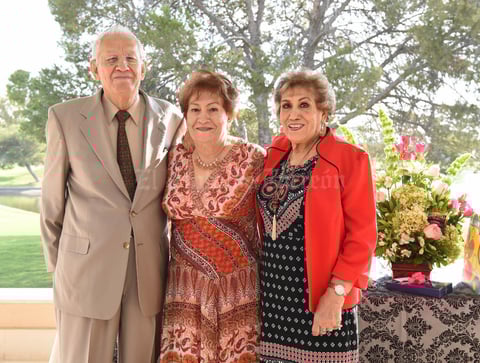 Erick Sotomayor Ruiz
 CUMPLEAÑOS JUANA MARIA ENRIQUEZ MESTAS.
Acompañada de sus hermanos Socorro y Valente