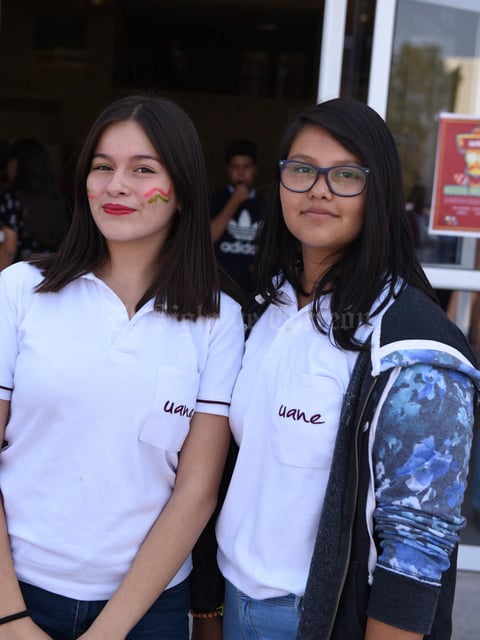 28092017 COMPAñERAS.  Andrea y Tatiana.