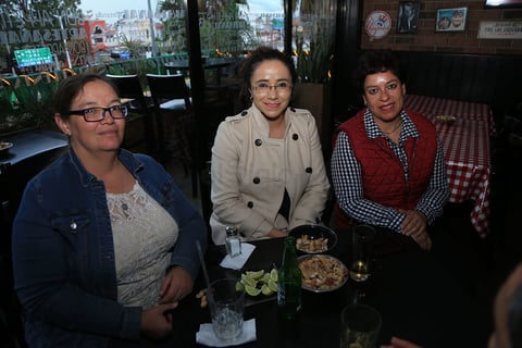 Claudia, Blanca y Rebeca.