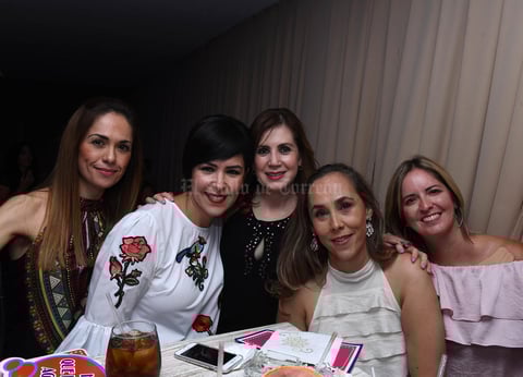 Valeria, Pily, Lilia, Ana María y Ruth