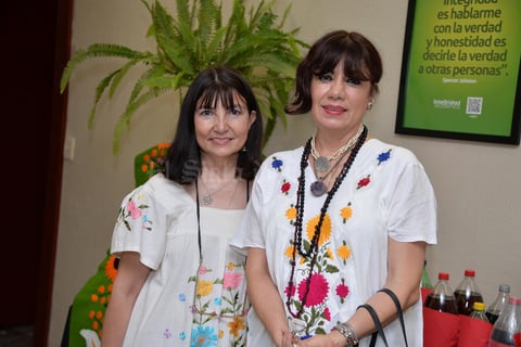 30092017 Laura y Lupita.