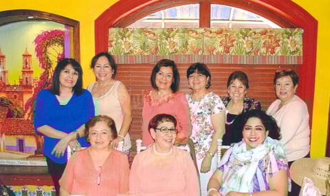 01102017 CELEBRA UN AñO MáS DE VIDA.  Ma. Elena, Mayela, Gloria, Cecilia, Alicia, Chelita, Marce, Socorro y Lety en su cumpleaños.