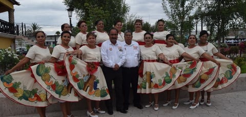 02102017 Maestras de la región lagunera que participaron en la carrera 3K, en Lerdo, Dgo.