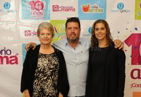 03102017 POSAN PARA LA FOTO.  Olga, Ramiro y Olga.