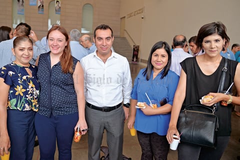 03102017 COMPAñEROS.  Paty, Liz, Óscar, Sara y Claudia.