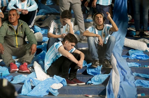Los fanáticos dejaron ver su tristeza ante el resultado.
