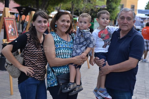 06102017 EN FAMILIA.  Karen, Patricia, Rafa, Pato y Alvaro.