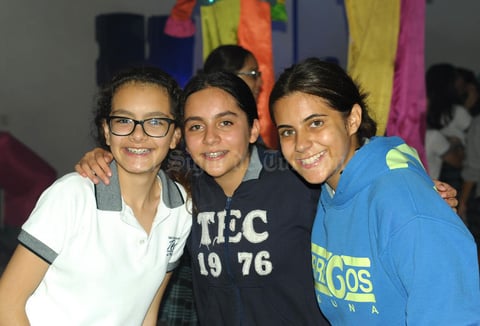 06102017 ESTUDIANTES.  Alhelí, María e Ichivonne.