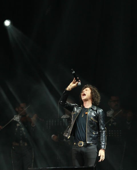 El español Enrique Bunbury aseveró que México es un gran país, que ante las dificultades se crece. "Y tras el desastre del temblor, sé que saldrá adelante con más fuerza y energías que nunca", expuso.