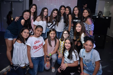 08102017 DIVERTIDA FIESTA.  Isabella con sus amigas en su cumpleaños.