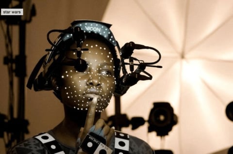 Maz Kanata (Lupita Nyong'o). La destrucción de su castillo ha obligado a Maz a volverse más móvil y a tener un papel más práctico en el inframundo criminal. Usando todo lo que tiene a su disposición, Maz ofrece ayuda en la lucha contra la Primera Orden.