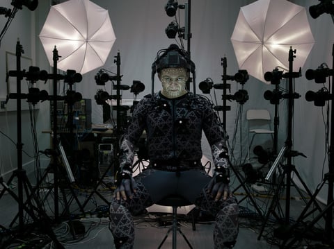 Líder Supremo Snoke (Andy Serkis). El Líder Supremo Snoke, sombrío comandante de la Primera Orden, emerge de la oscuridad en un intento por obtener la victoria.