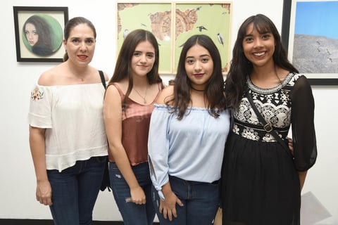 12102017 Perla Fernanda, Diana Ruiz, Karla Ruvalcaba y Tina Zugasti.