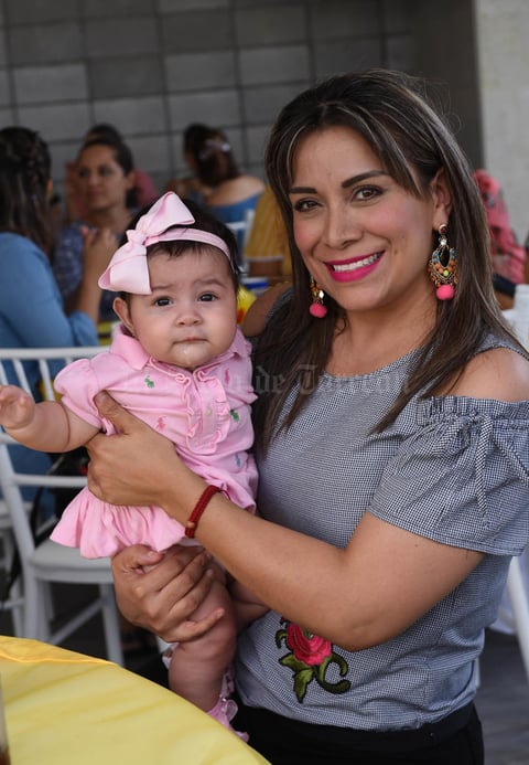 12102017 Esmeralda y Marysol.
