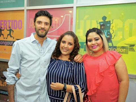 12102017 CONTENTOS.  Aurelio Zambrano, Johana Chacón y Krissell Chacón.