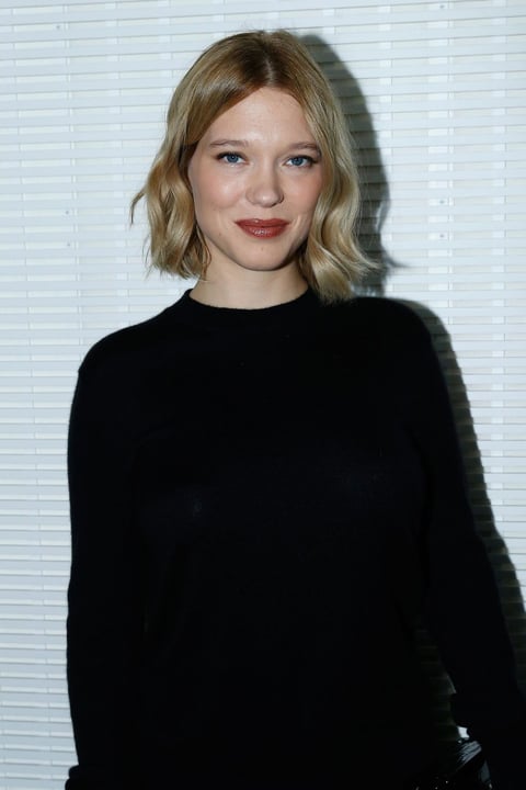 Lea Seydoux: La actriz francesa también recordó un incidente con el productor. Subió a su habitación junto al asistente de él, pero este último dejó el lugar. "Estábamos hablando en el sofá cuando de repente él saltó sobre mí y trató de besarme. Tuve que defenderme. Es grande y gordo, así que tuve que ser fuerte para resistirlo. Dejé la habitación, muy disgustada. No le tenía miedo".