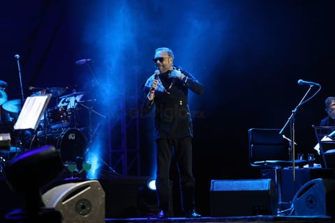 ‘Quédate más’ fue la canción que ‘Pancho’ eligió para iniciar, para luego dar paso a un bolero del ‘Flaco de oro’, ‘Solamente una vez’ llegó y de nuevo la voz del público se volvió el coro de Céspedes.