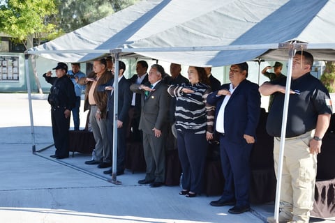 A la ceremonia, asistieron los alcaldes de Viesca, de San Pedro, y representantes de Francisco I Madero, así como de Torreón.