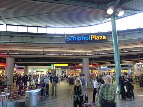 16102017 En varios años, el Amsterdam-Schiphol se ha mantenido entre los mejores 10 aeropuertos del mundo.
