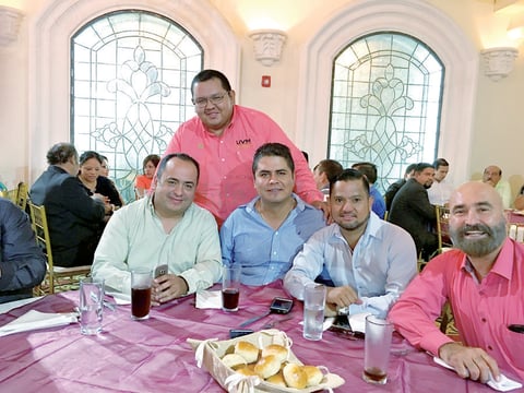 15102017 Luisfer en compañía de Sergio, Bretis, Hugo y Martín.