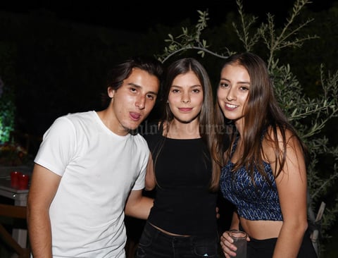 19102017 DIVERTIDA FIESTA.  Pedro, Rosse y Ale.
