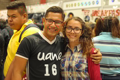 21102017 EVENTO ESCOLAR.  Rogelio y Daniela.