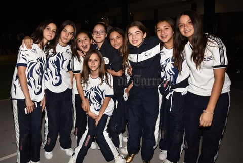 21102017 INAUGURACIóN DE LA COPA LIBERTAD.  Entusiasmadas y contentas posan para la cámara.