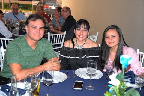 23102017 Érick, Luly y Dany.