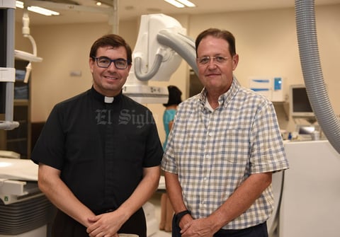 22102017 Padre Ricardo Vargas y Ricardo López.