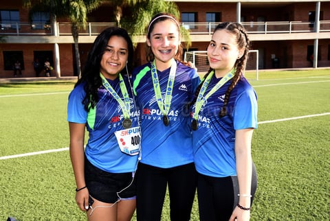 23102017 Angélica, Daniela, Vanessa y Vladimir.