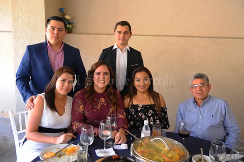 23102017 Héctor, Nahim, Ivette, Mariana, Mireya y Dr. Milán.